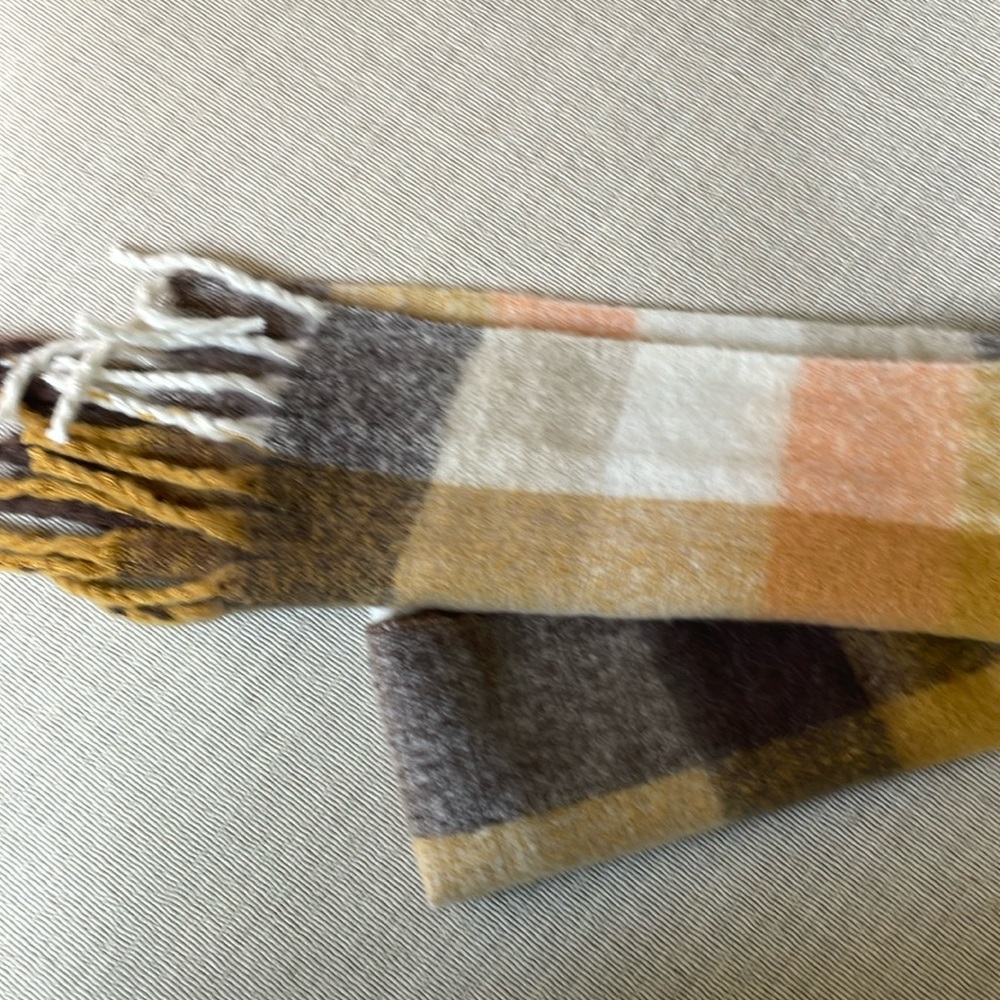 Steve Madden chunky scarf
